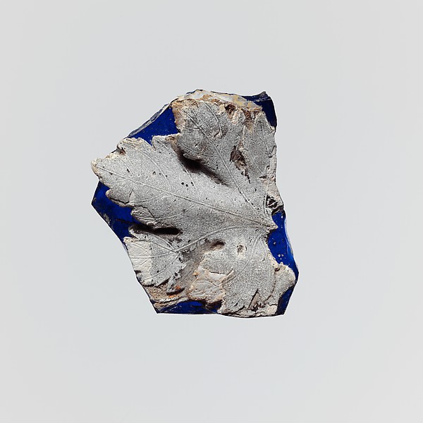 Glass cameo fragment