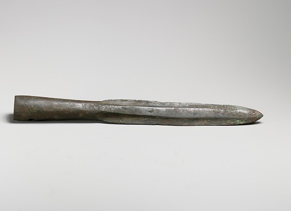 Historical comparison: Bronze spearhead