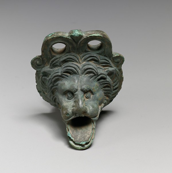 Bronze spout in the form of a lion's head