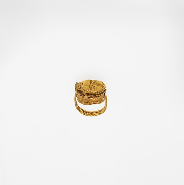 Gold box ring surmounted by a scarab by an unrecorded maker, The Metropolitan Museum of Art
