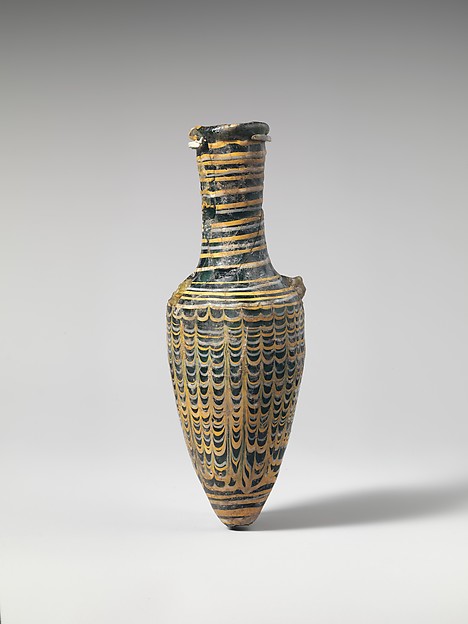 Glass amphoriskos (perfume bottle)