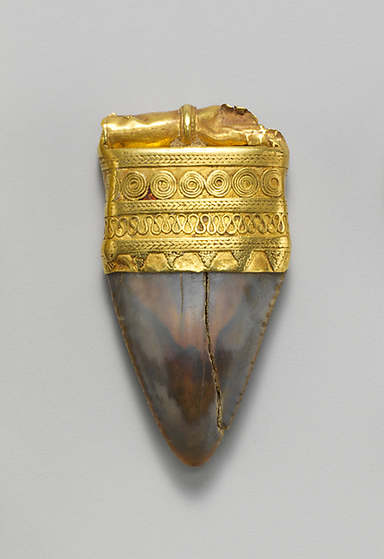 Tooth pendant set in gold by an unrecorded maker, The Metropolitan Museum of Art