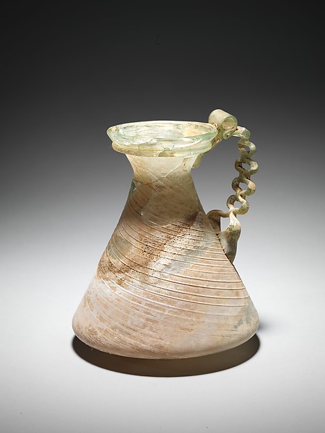 Glass jug with chain handle