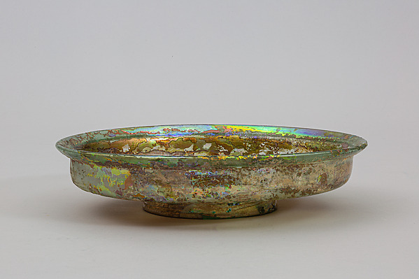Glass dish