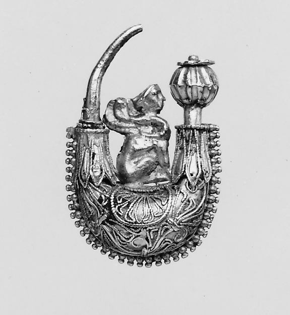 Gold boat-shaped earring with a sphinx by an unrecorded maker, The Metropolitan Museum of Art