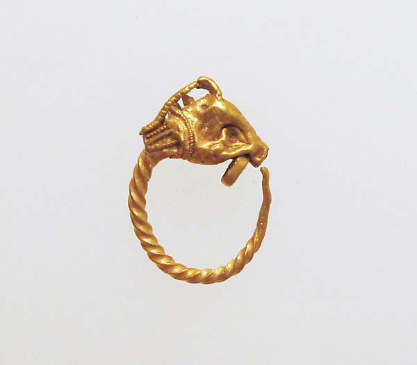 Gold earring with head of a goat by an unrecorded maker, The Metropolitan Museum of Art