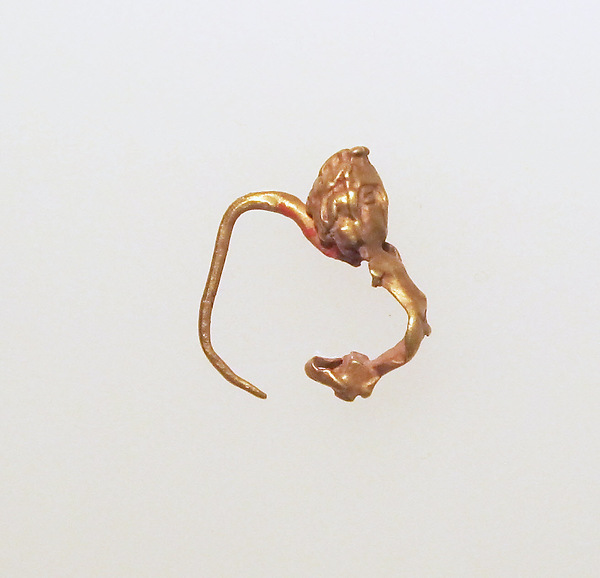 Gold earring with figure by an unrecorded maker, The Metropolitan Museum of Art