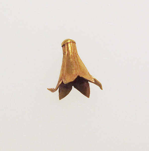 Ornament, flower-shaped mount for stone bead