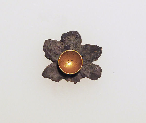 Bead in the form of a rosette by an unrecorded maker, The Metropolitan Museum of Art