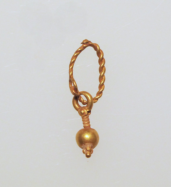 Gold earring with pendant by an unrecorded maker, The Metropolitan Museum of Art