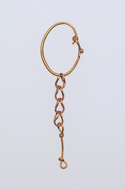 Earring with chain pendant by an unrecorded maker, The Metropolitan Museum of Art