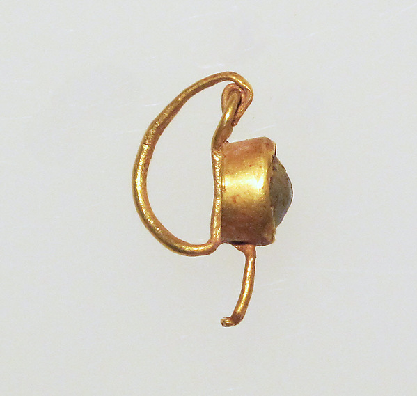 Earring with paste setting by an unrecorded maker, The Metropolitan Museum of Art