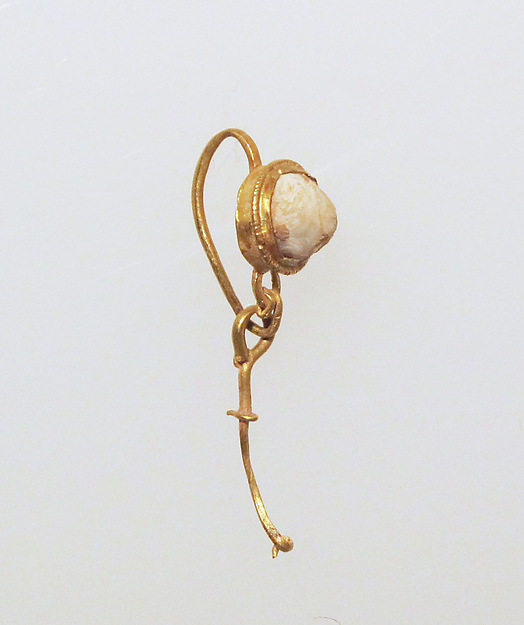 Gold earring with pearl setting and pendant by an unrecorded maker, The Metropolitan Museum of Art