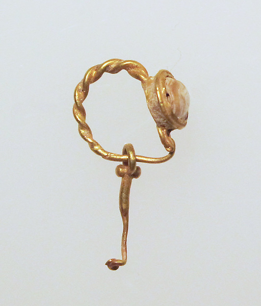 Gold earring with pearl setting and pendant by an unrecorded maker, The Metropolitan Museum of Art