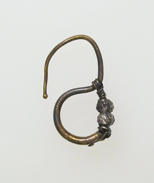 Earring, delta-shaped with beads by an unrecorded maker, The Metropolitan Museum of Art
