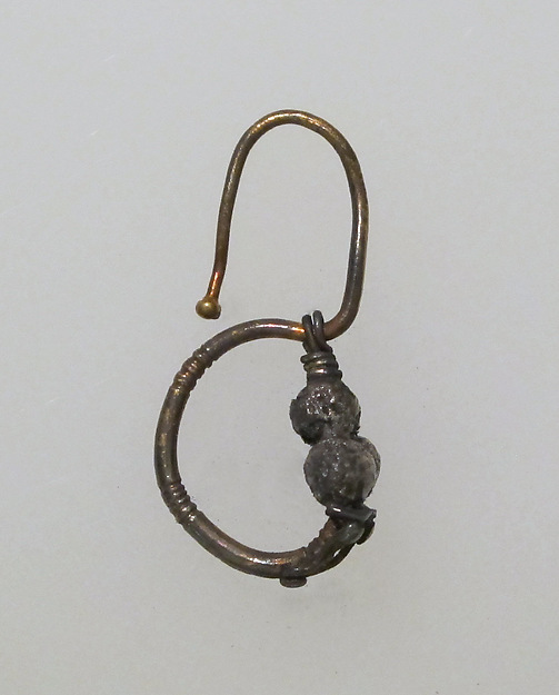 Earring, delta-shaped with beads by an unrecorded maker, The Metropolitan Museum of Art