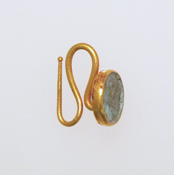 Earring-hook type with disc and paste setting by an unrecorded maker, The Metropolitan Museum of Art