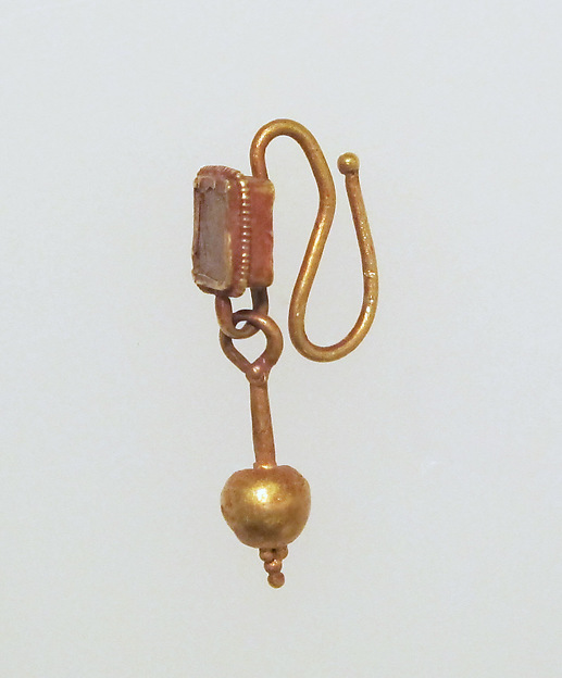 Earring-hook type with ball pendant and paste setting