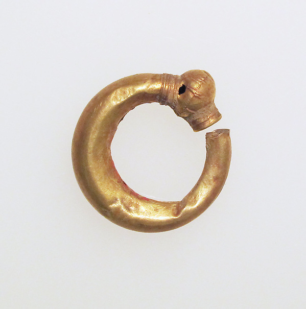 Earring, trumpet-shaped