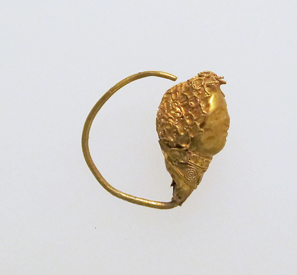 Earring with head of woman by an unrecorded maker, The Metropolitan Museum of Art