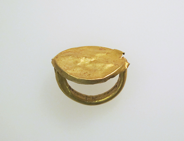 Gold ring with elliptical bezel by an unrecorded maker, The Metropolitan Museum of Art