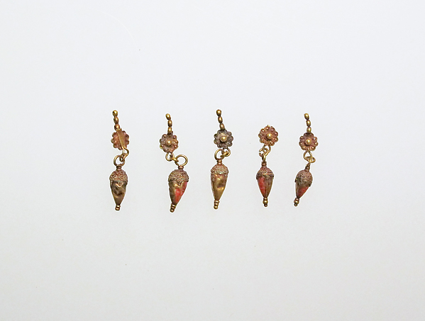 Pendant in the form of a rosette with acorn, 5 by an unrecorded maker, The Metropolitan Museum of Art