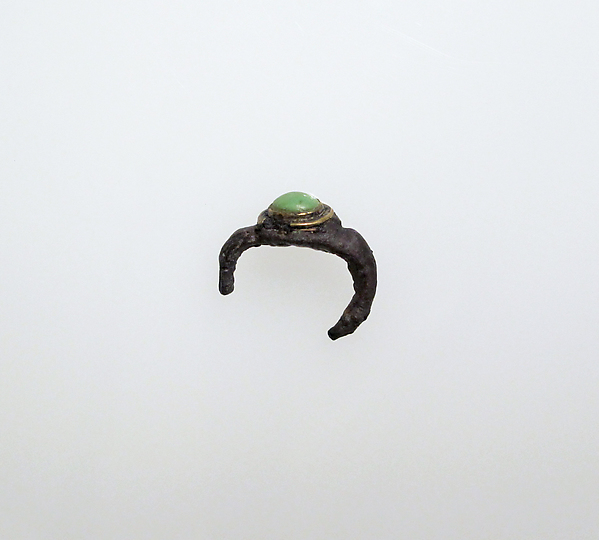 Silver ring with beryl