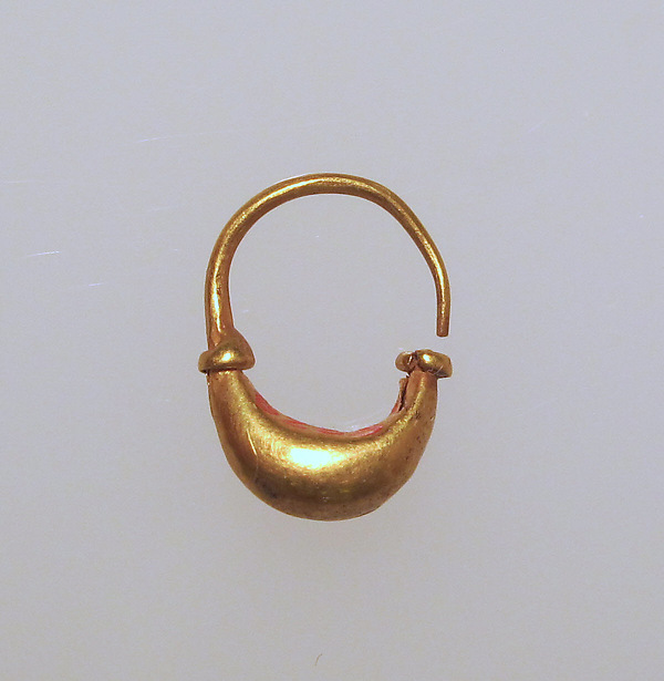 Earring, boat-shaped