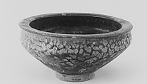 Bowl, Stonepaste; underglaze painted and luster