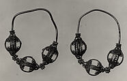 Earring, One of a Pair, Gold wire with filigree