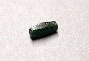 Beads, Glass, green; cut