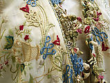 Uçetek Entari, [no medium available]; embroidered