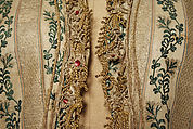 Uçetek Entari, Silk, metal wrapped thread; embroidered