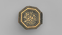 Miniature Qur'an and Qur'an Case, Muhammad Al-Qari (died 1605, Herat, present-day Afghanistan), Qur'an: Ink, opaque watercolor, and gold on paper
Qur'an case: Silver