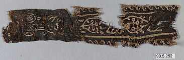 Fragment of a Shoulder Band, Wool, linen; tapestry weave