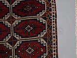 Carpet with Repeating Medallion Pattern on Red Background, Wool; (warp, weft, and pile); symmetrically knotted pile