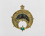 Crescent-Shaped Pendant with Confronted Birds, Gold, cloisonné enamel, turquoise; filigree