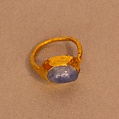 Ring, Gold sheet and sapphire