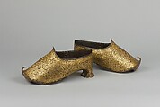 Armored shoes with koftgari decoration, Gilded steel (koftgari)