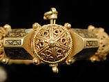 Bracelet, Gold, with granulated bosses and niello designs