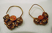 Earring, One of a Pair, Gold wire with filigree