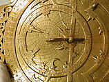 Astrolabe of ‘Umar ibn Yusuf ibn ‘Umar ibn ‘Ali ibn Rasul al-Muzaffari, ‘Umar ibn Yusuf ibn ‘Umar ibn ‘Ali ibn Rasul al-Muzaffari (Yemini, ruled 1295–96), Brass; cast and hammered, pierced, chased, inlaid with silver