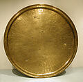 Tray of Yemeni Sultan al-Mu'ayyad ibn Yusuf, Ahmad ibn Husayn al-Mosuli, Brass; inlaid with silver