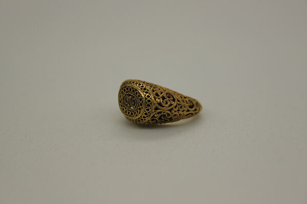 Gold Ring in Filigree Technique