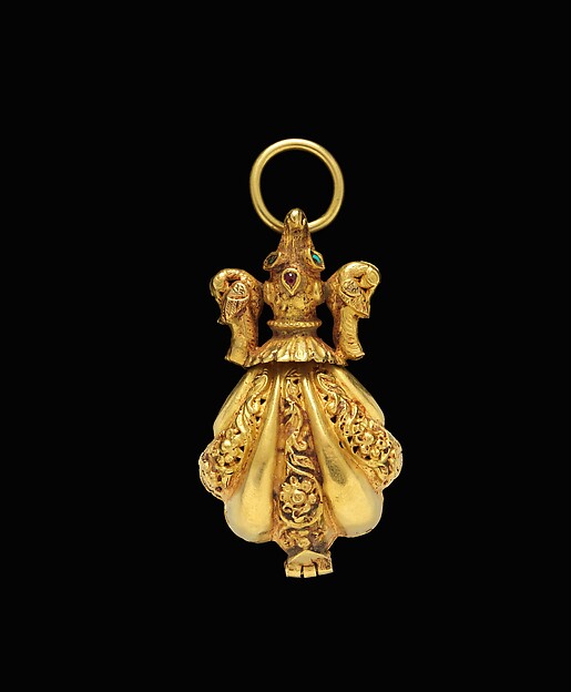 Locket Pendant, Possibly a Pomander, in Shape of Shell with Animal-Headed Cap Flanked by a Small Bird on Sides by an unrecorded maker, The Metropolitan Museum of Art