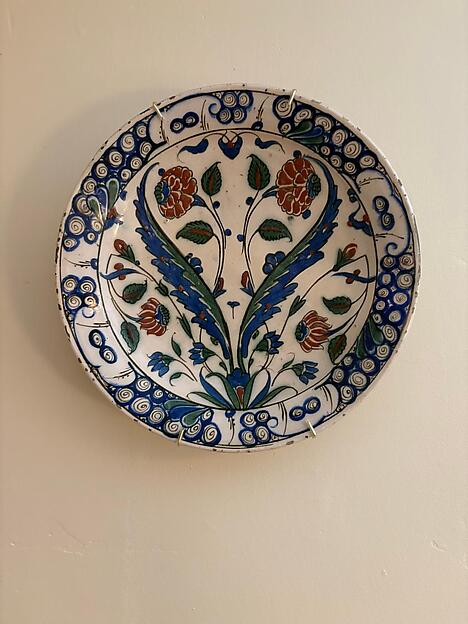 Iznik Ceramic Dish by an unrecorded maker, The Metropolitan Museum of Art
