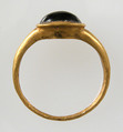 Finger Ring, Gold, garnet cabochon, Frankish
