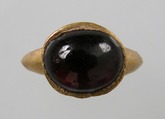 Finger Ring, Gold, garnet cabochon, Frankish