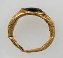 Finger Ring, Gold, garnet cabochon, Frankish