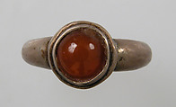 Finger Ring, Electrum, carnelian cabochon, European